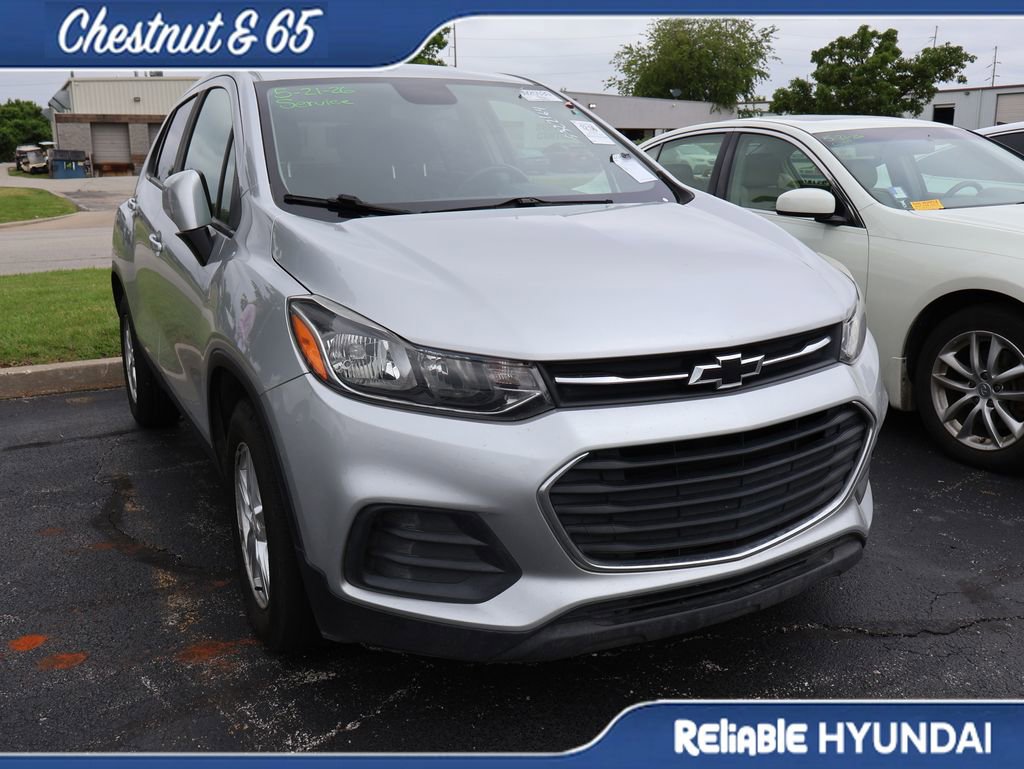 Used 2020 Chevrolet Trax LS w/ Tint and Cruise Package FWD image 2