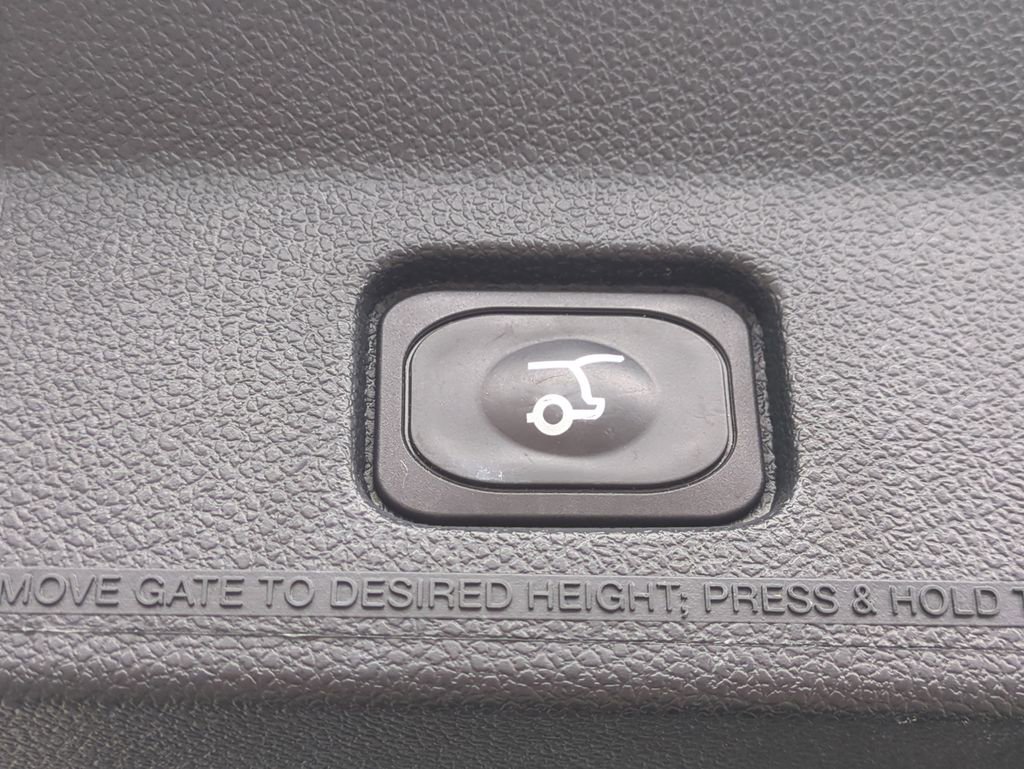 Used 2019 Ford Explorer XLT w/ Equipment Group 202A image 15