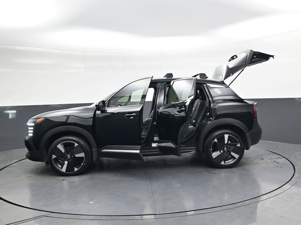 Certified 2026 Nissan Kicks SR FWD image 39
