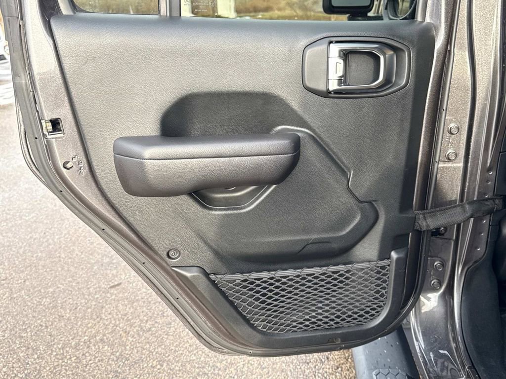 Used 2018 Jeep Wrangler Unlimited Sport S image 12