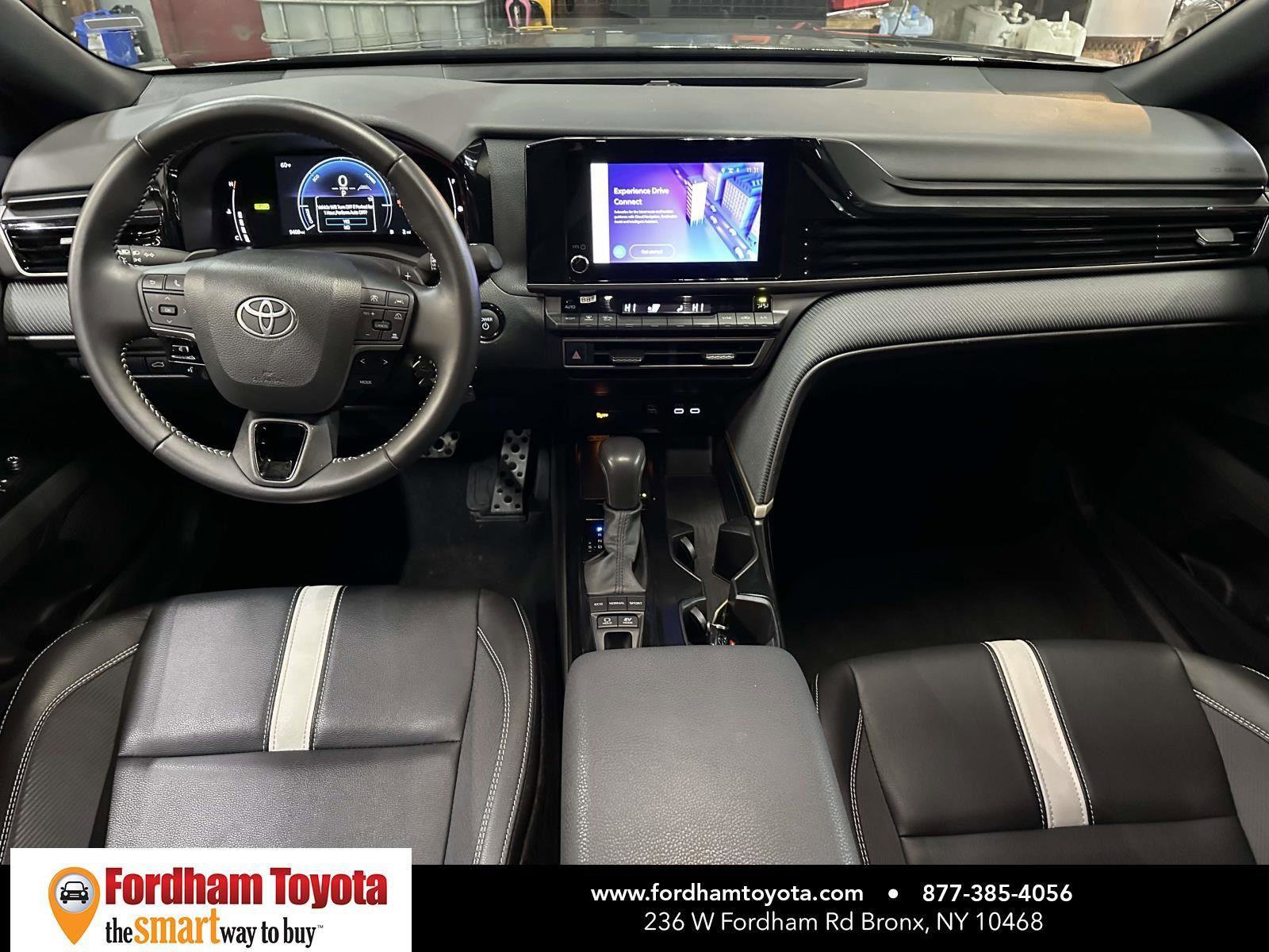 Used 2025 Toyota Camry SE image 14