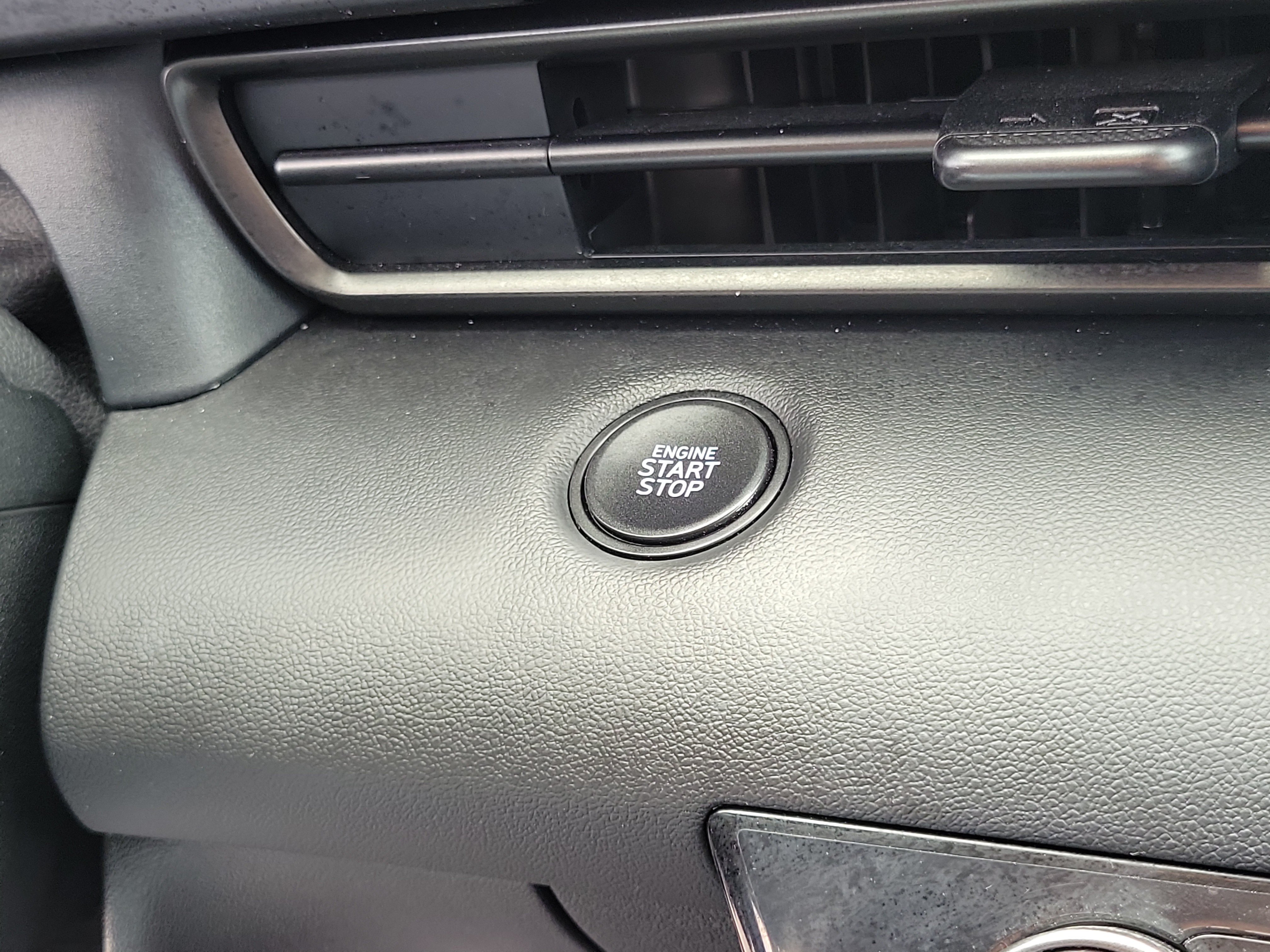 Used 2025 Hyundai Elantra Sport FWD image 28