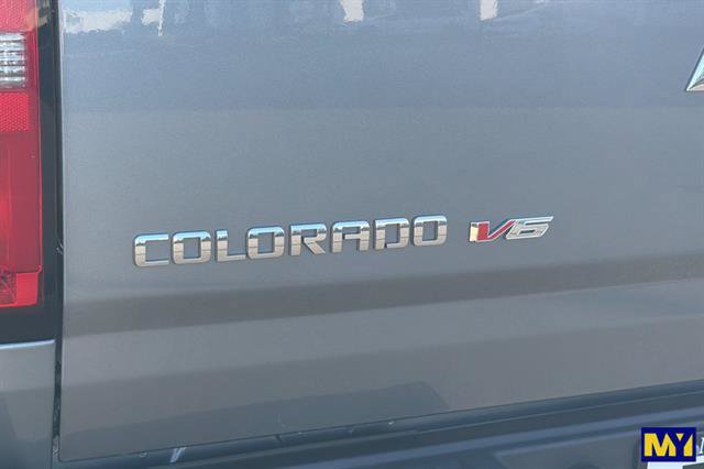 Used 2018 Chevrolet Colorado LT w/ Safety Package RWD image 32