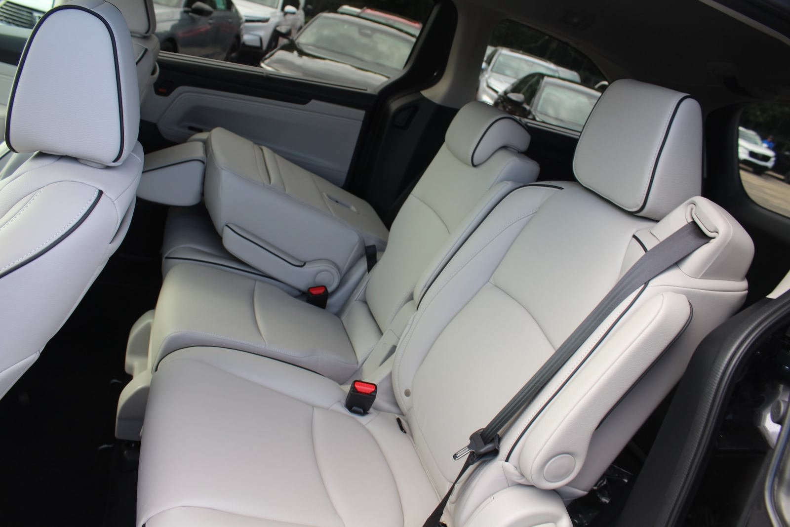 New 2027 Honda Odyssey Touring image 9
