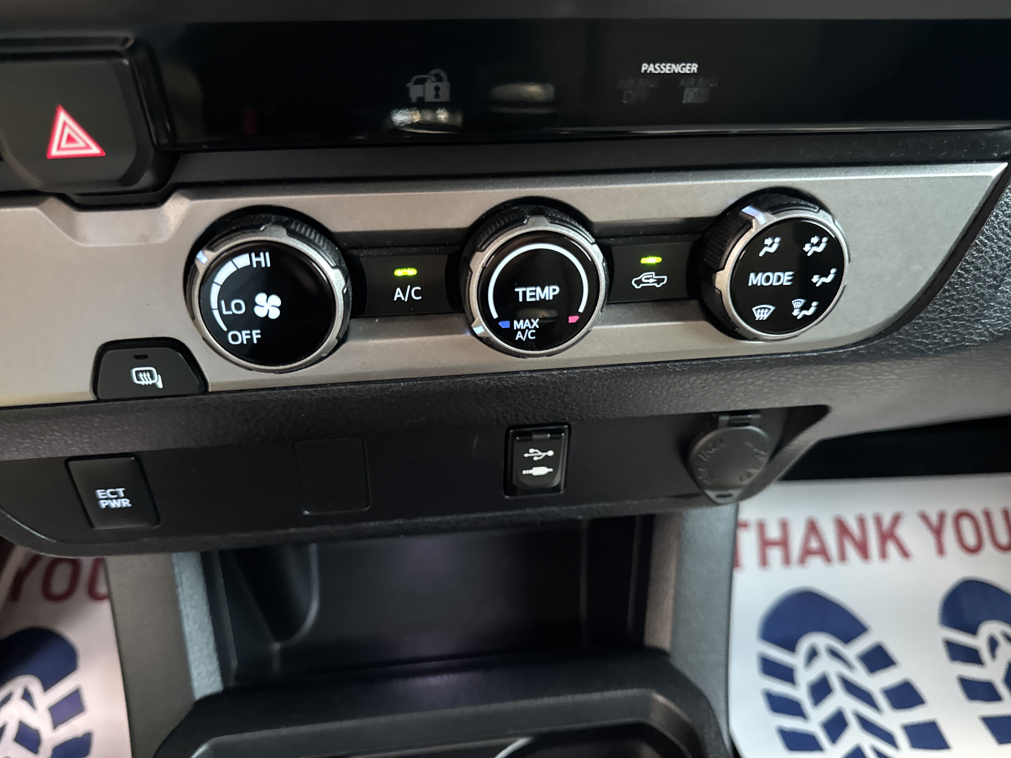 Used 2016 Toyota Tacoma SR5 w/ SR5 Appearance Package (SN) RWD image 28
