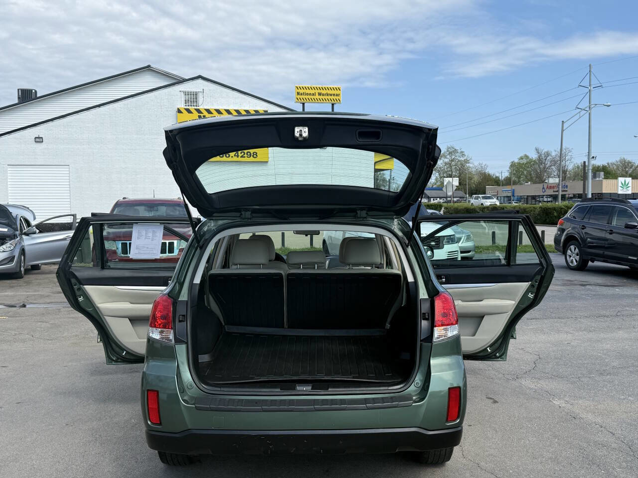 Used 2013 Subaru Outback 2.5i AWD/4WD image 22