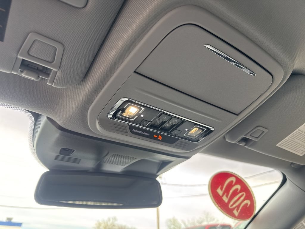 Used 2022 Lincoln Corsair AWD w/ Premium Package image 18