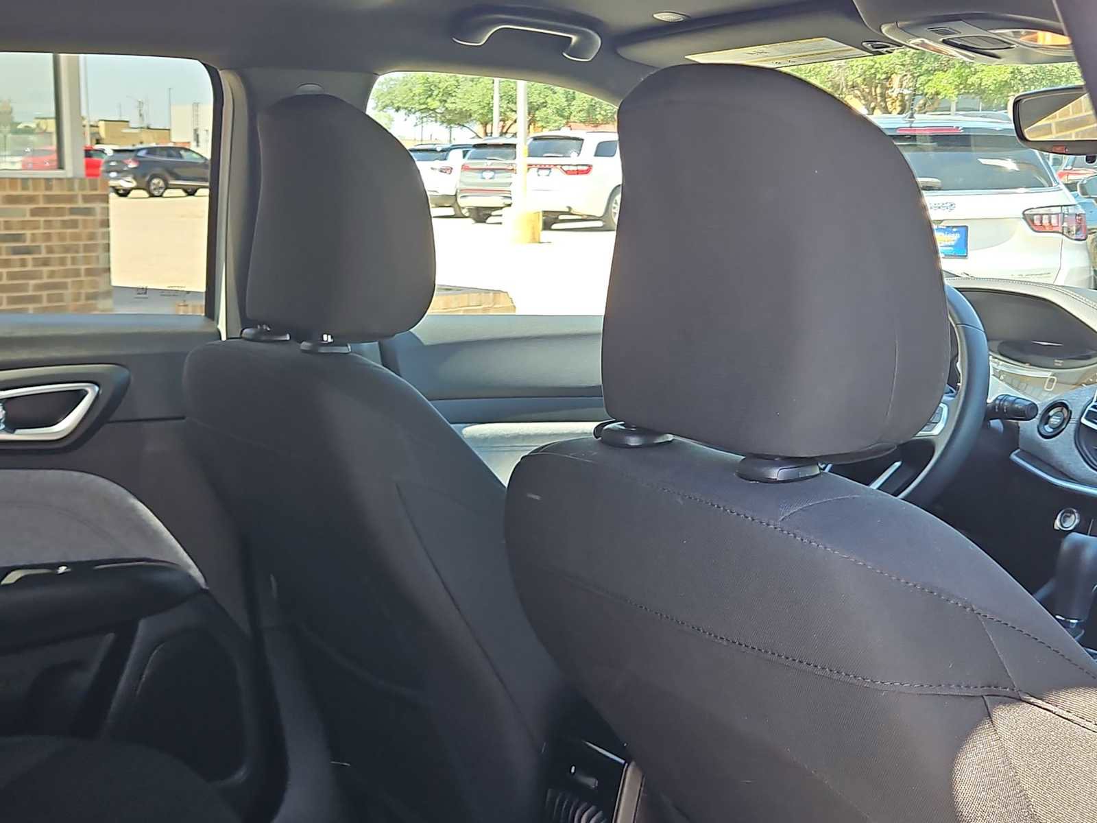 Used 2025 Jeep Compass Sport AWD/4WD image 17