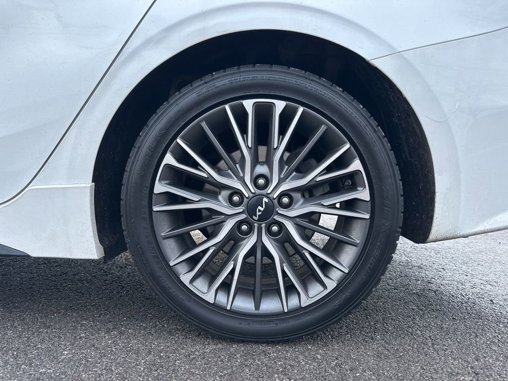 Used 2022 Kia Forte GT-Line w/ GT-Line Premium Package image 7