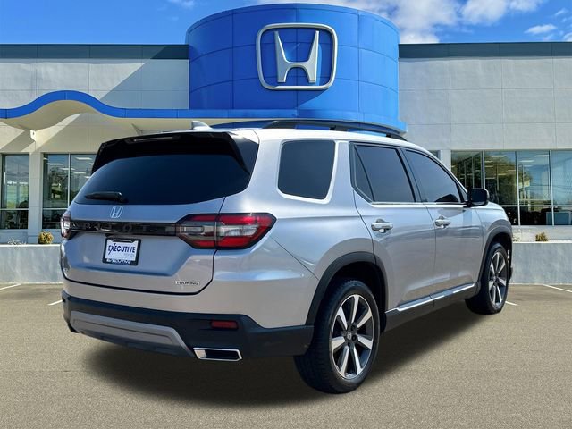 Used 2023 Honda Pilot Touring image 2