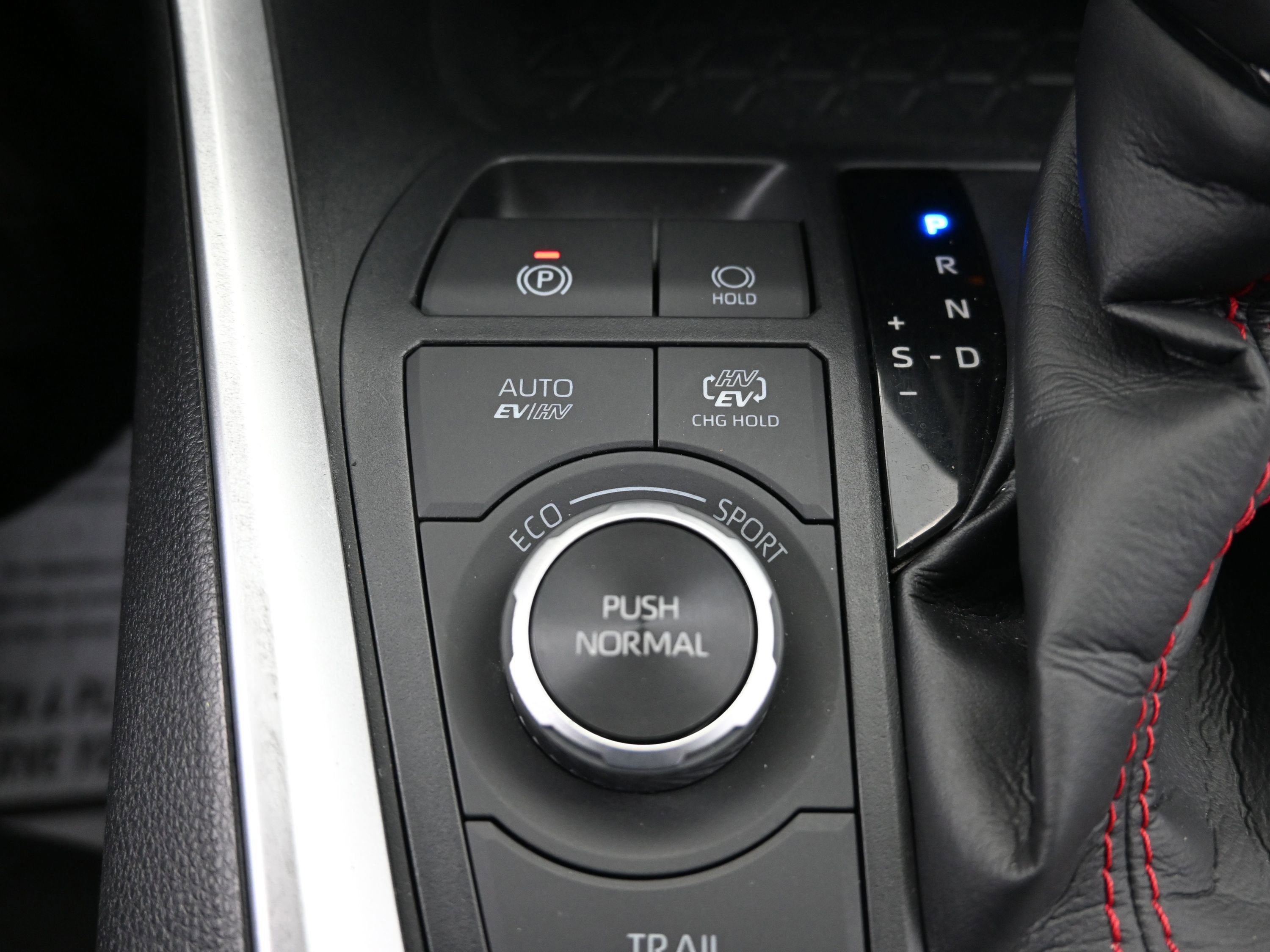 Used 2023 Toyota RAV4 SE w/ Weather & Moonroof Package AWD/4WD image 22
