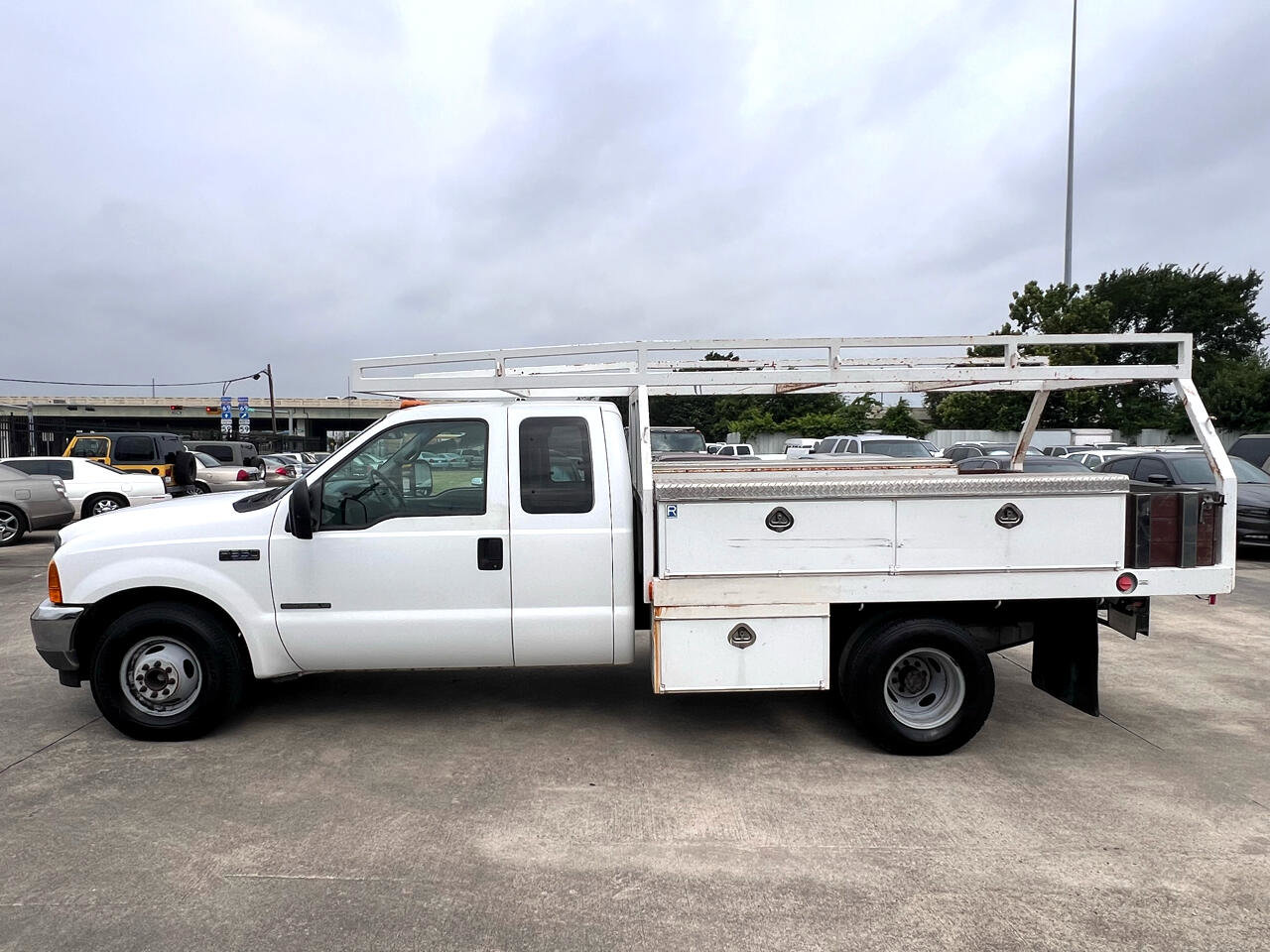 Used 2001 Ford F350 XL image 3