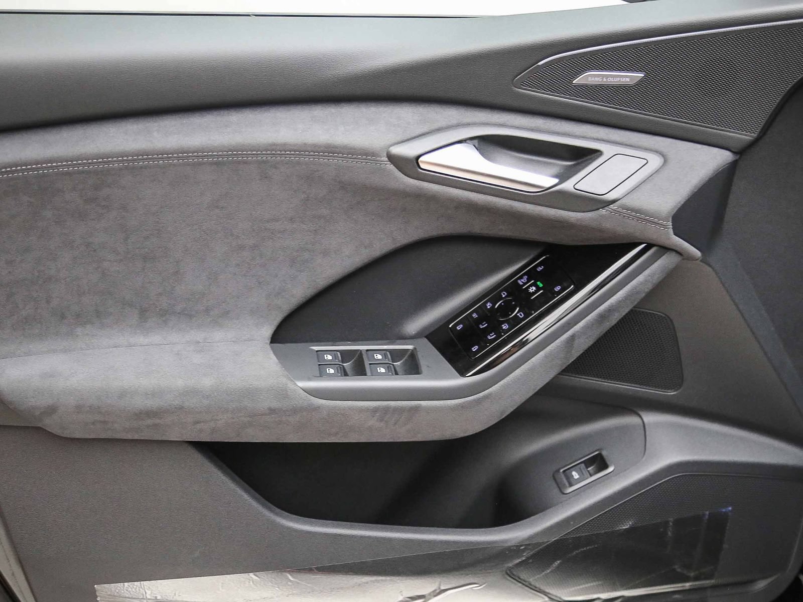 New 2027 Audi SQ6 e-tron Prestige AWD/4WD image 23