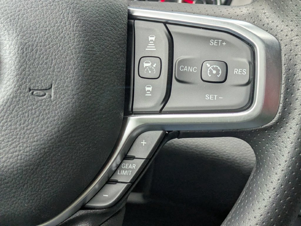 New 2026 RAM 1500 Express AWD/4WD image 16