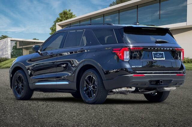 Used 2025 Ford Explorer Active RWD image 6