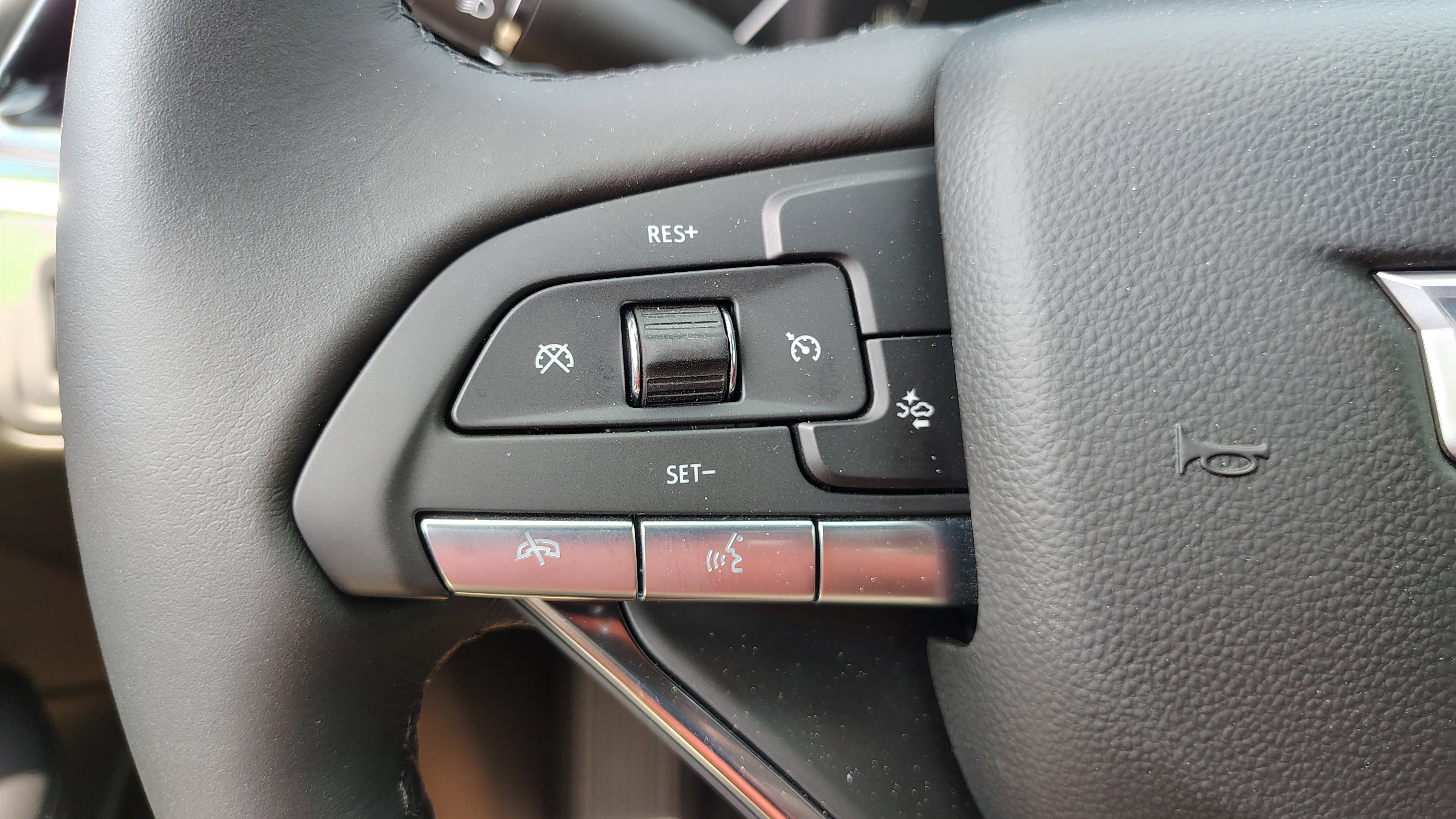 New 2025 Cadillac XT6 Luxury w/ LPO, Premium Carpet Package image 19