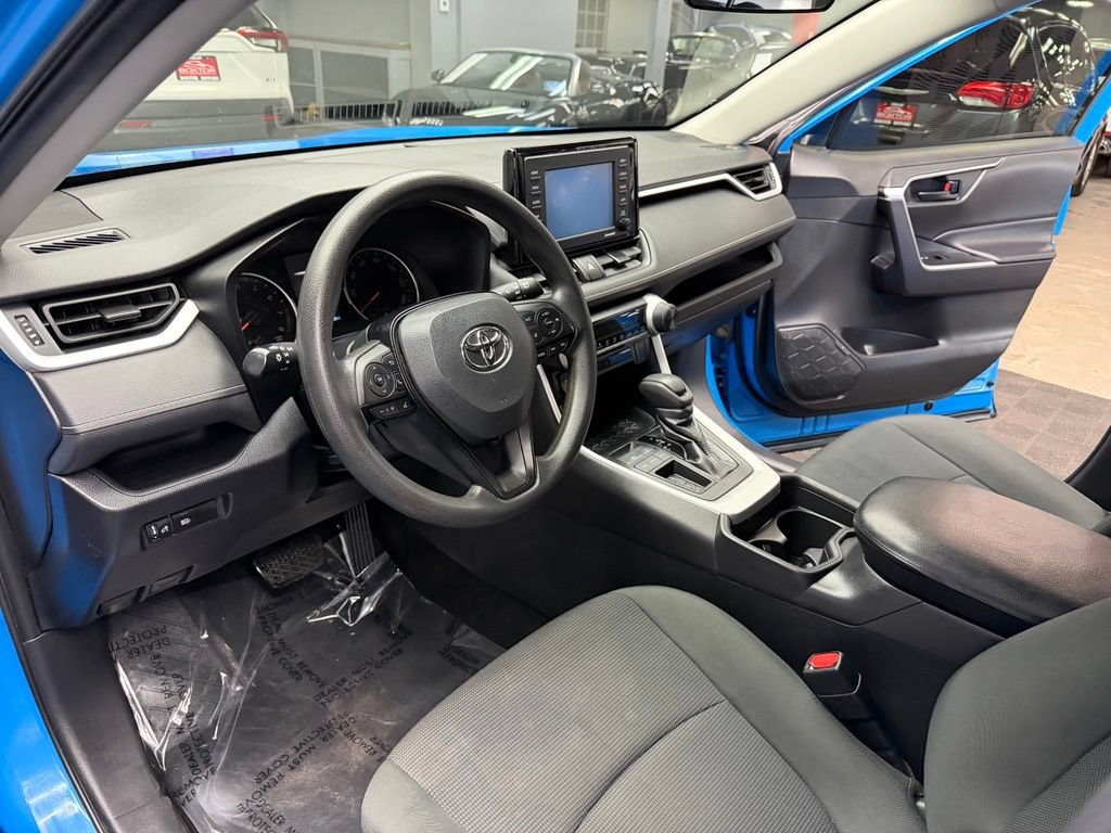 Used 2020 Toyota RAV4 LE FWD image 34