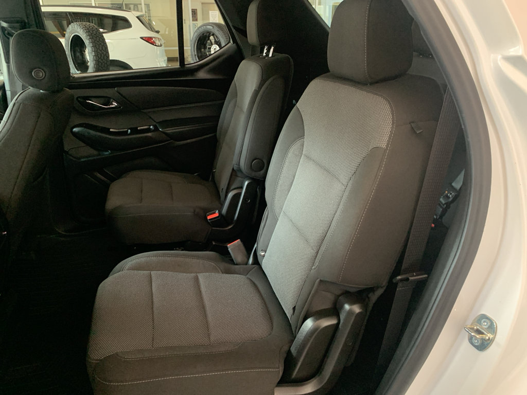Used 2023 Chevrolet Traverse LT FWD image 14