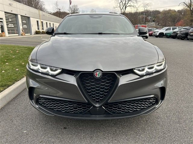 Used 2024 Alfa Romeo Tonale Veloce w/ Premium Interior Package image 3