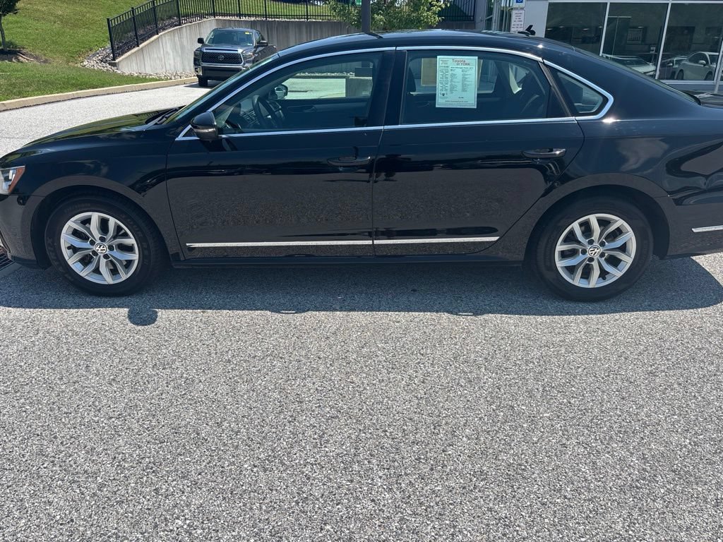 Used 2016 Volkswagen Passat 1.8T S FWD image 5