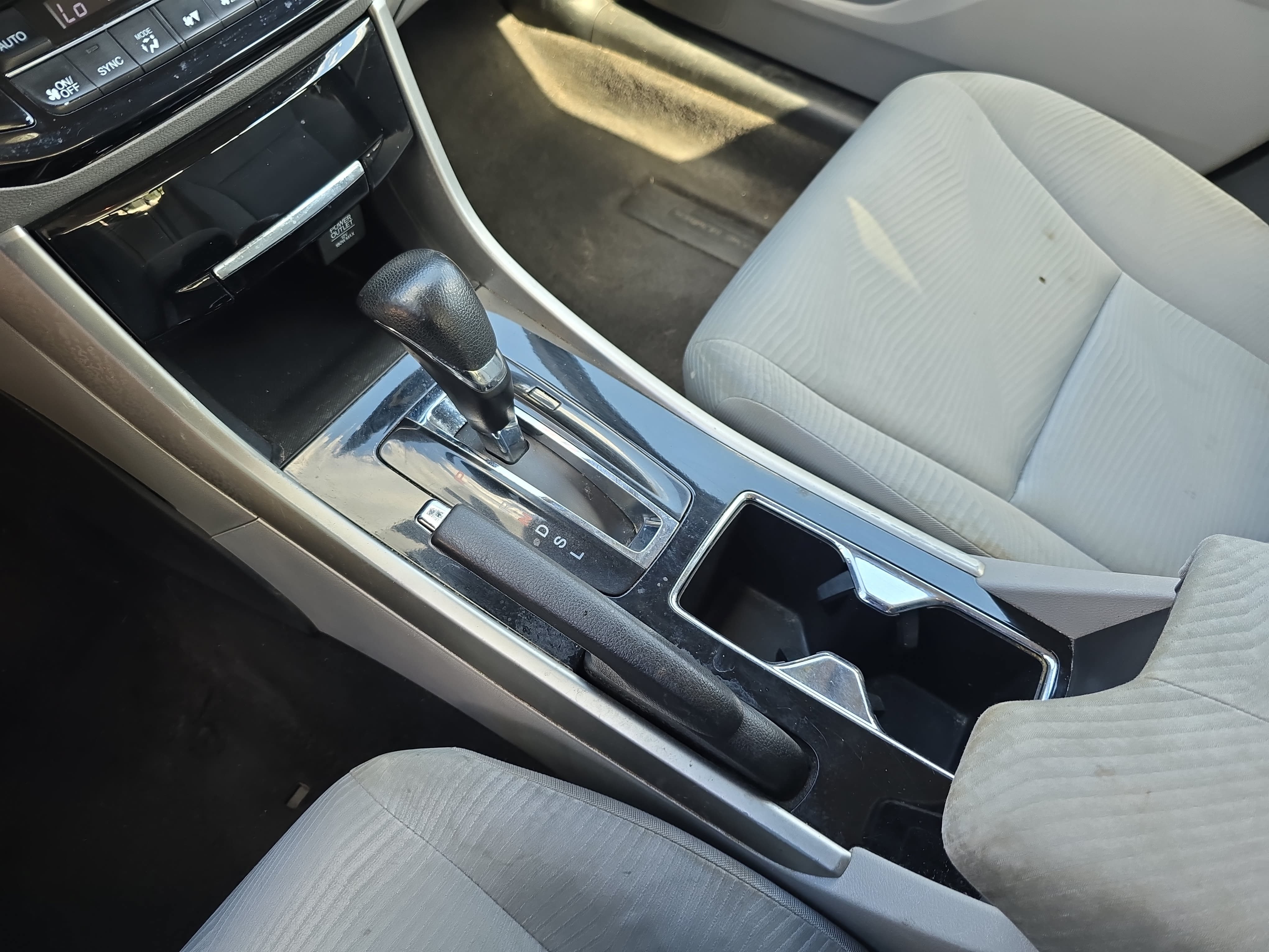 Used 2016 Honda Accord LX image 24