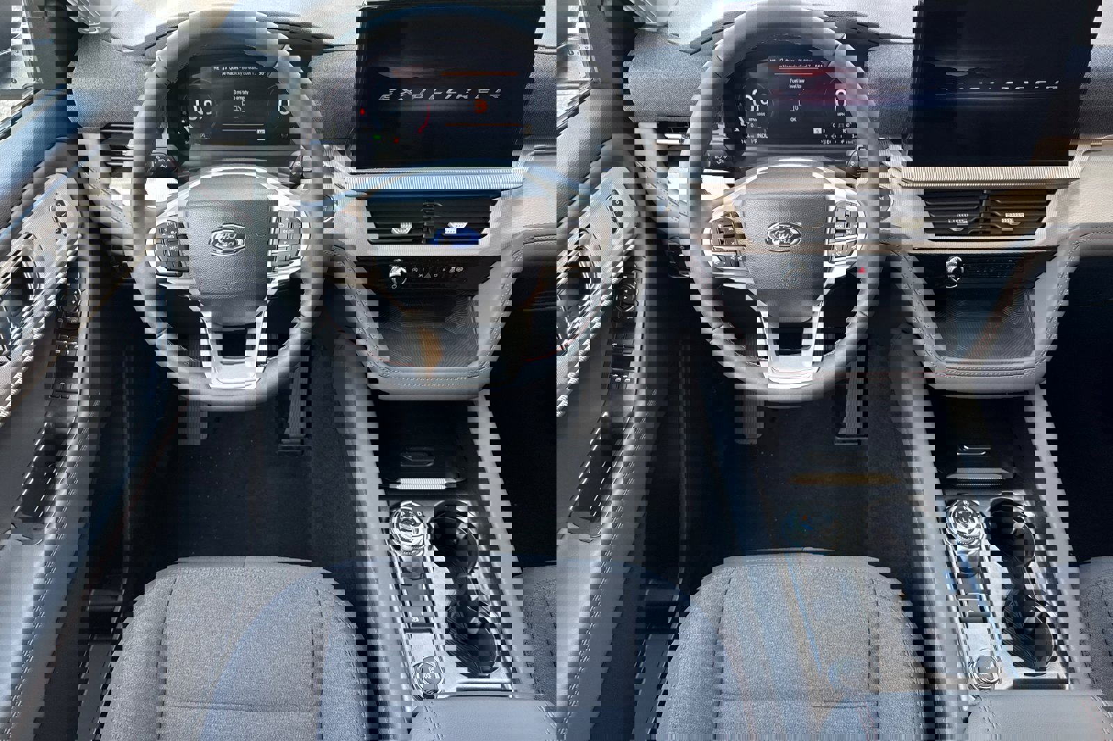 Certified 2025 Ford Explorer Active image 15