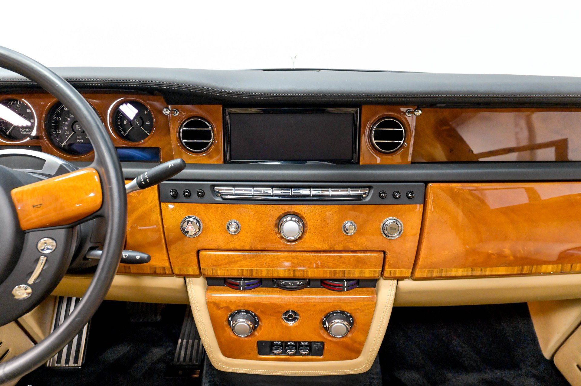Used 2013 Rolls-Royce Phantom Sedan RWD image 48