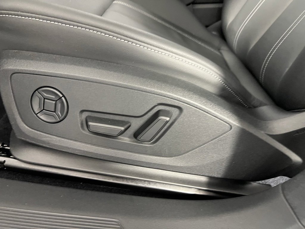 Used 2024 Audi Q4 e-tron Premium Plus w/ Premium Plus image 30