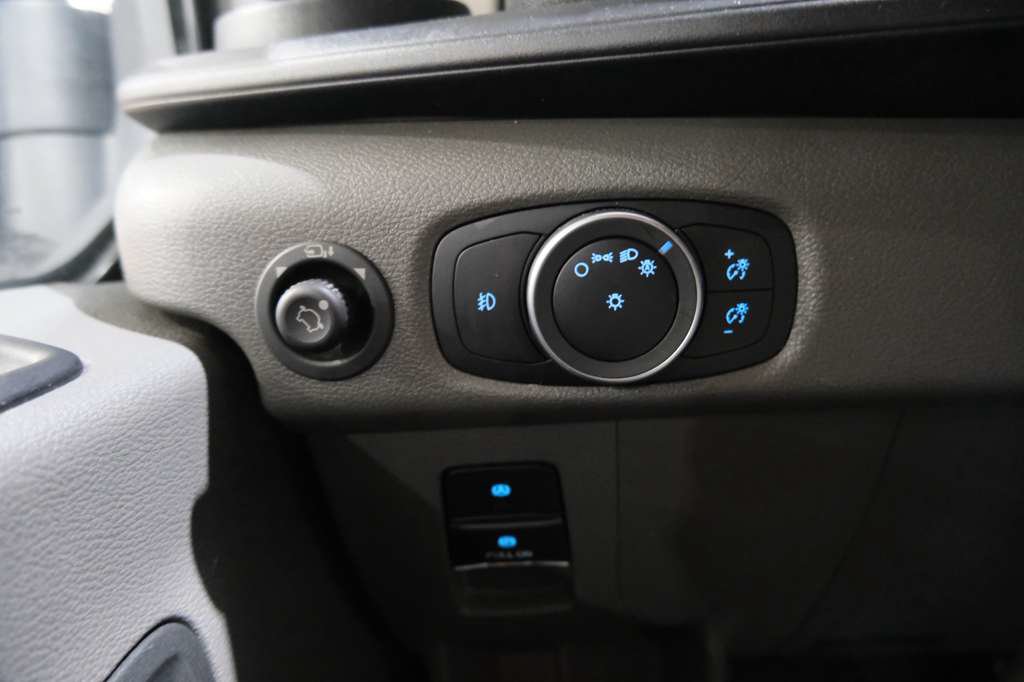 Used 2024 Ford Transit 350 XLT RWD image 28