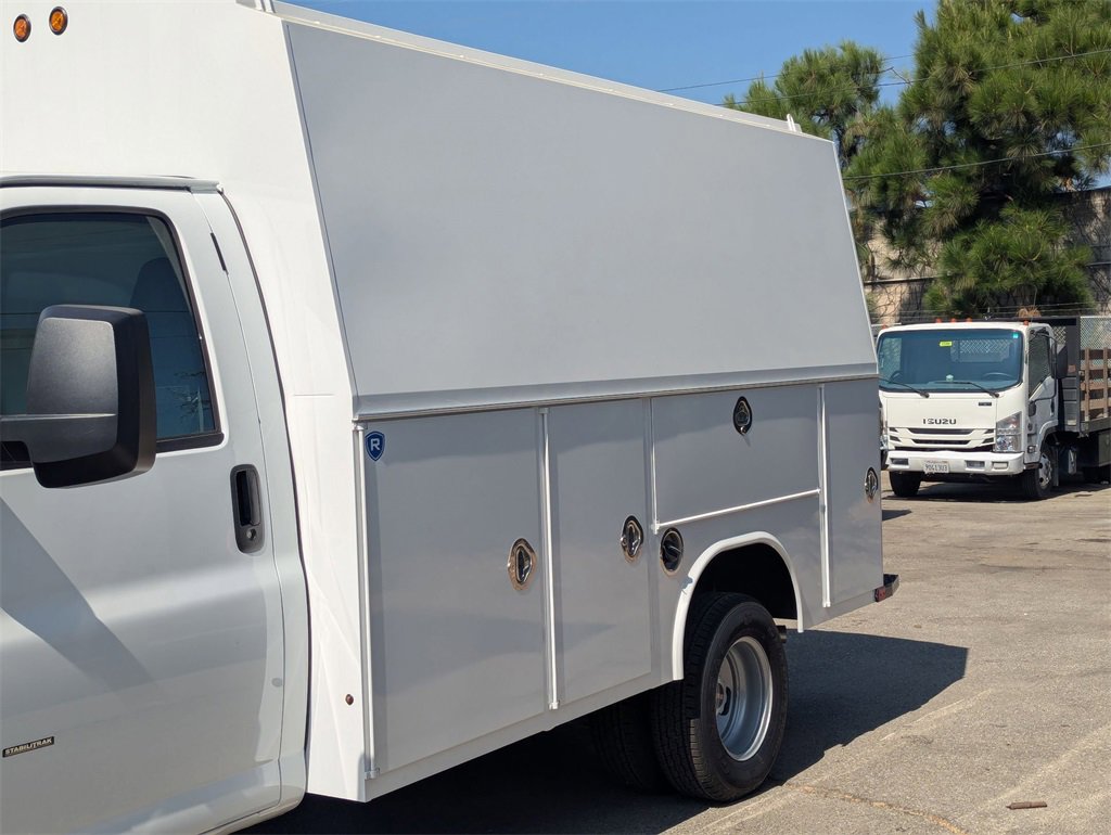 New 2025 GMC Savana 3500 Work Van w/ Power Convenience Package image 12