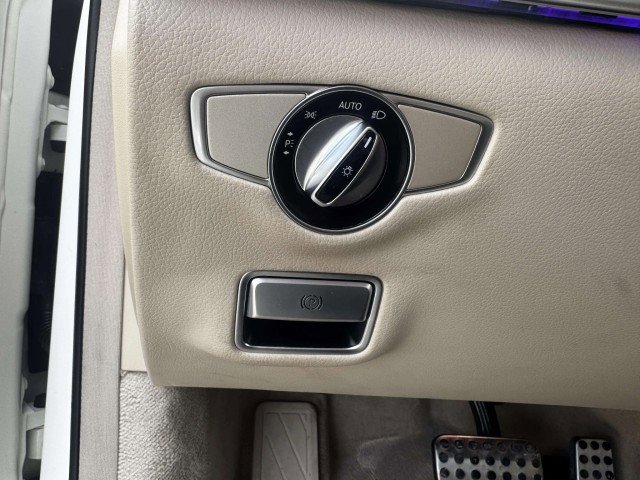 Used 2017 Mercedes-Benz S 550 Sedan image 21
