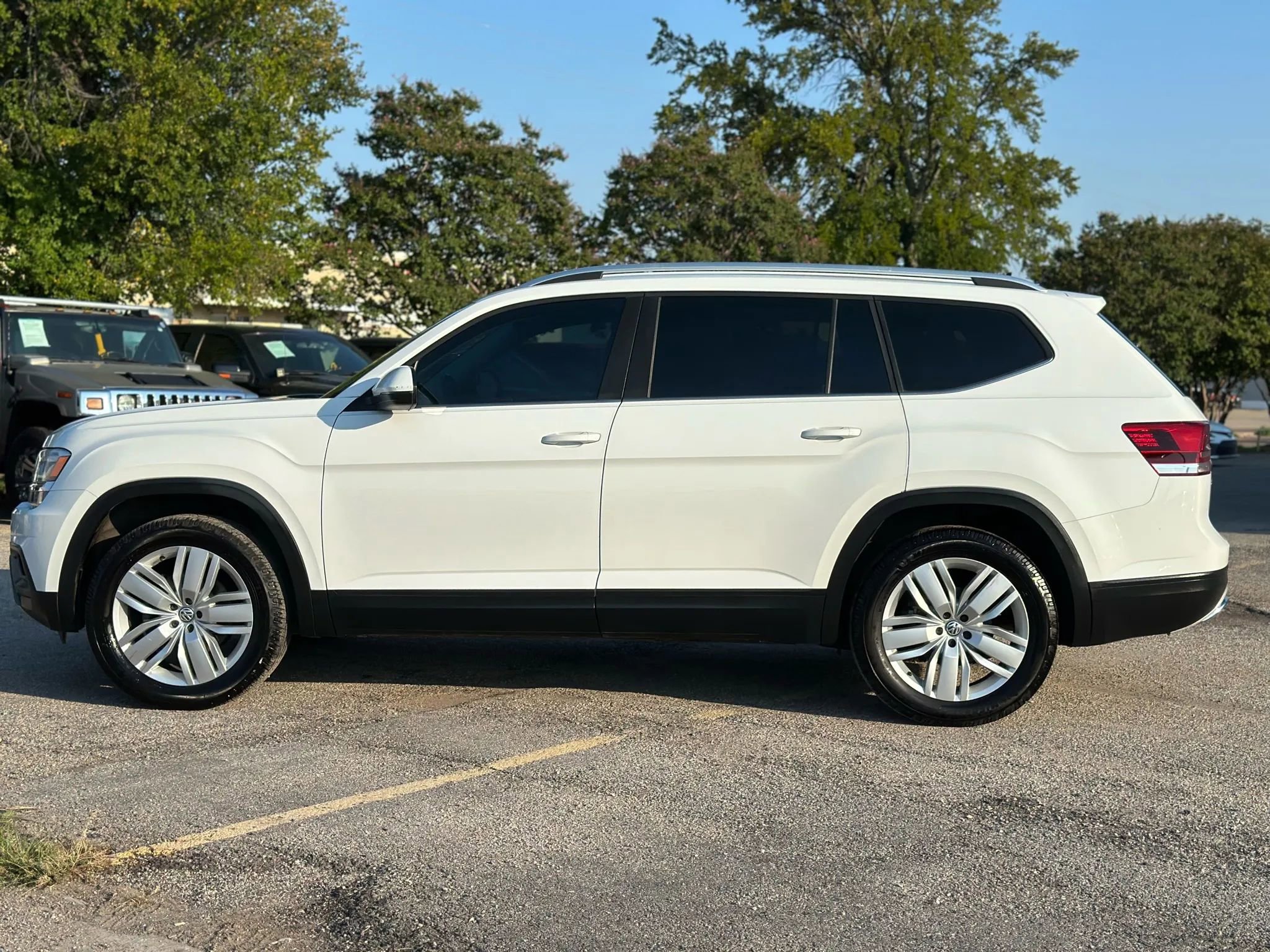 Used 2019 Volkswagen Atlas SE w/ Towing Package image 3