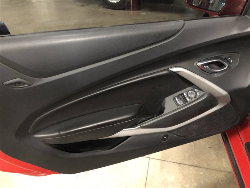 Used 2018 Chevrolet Camaro LT RWD image 21