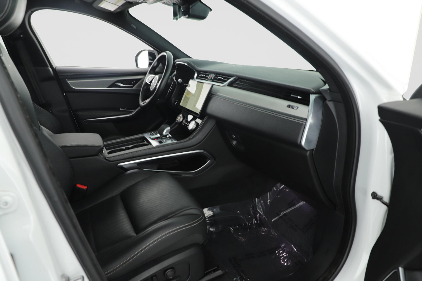 Used 2025 Jaguar F-PACE R-Dynamic S AWD/4WD image 13