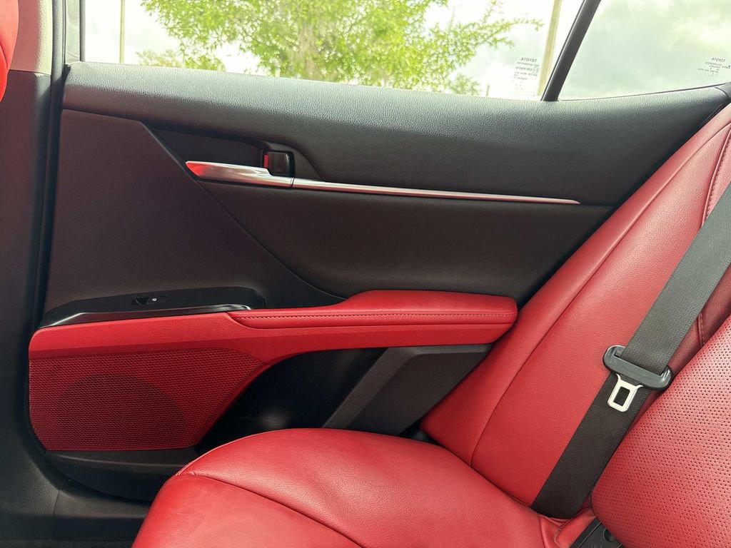 Used 2020 Toyota Camry XSE image 19