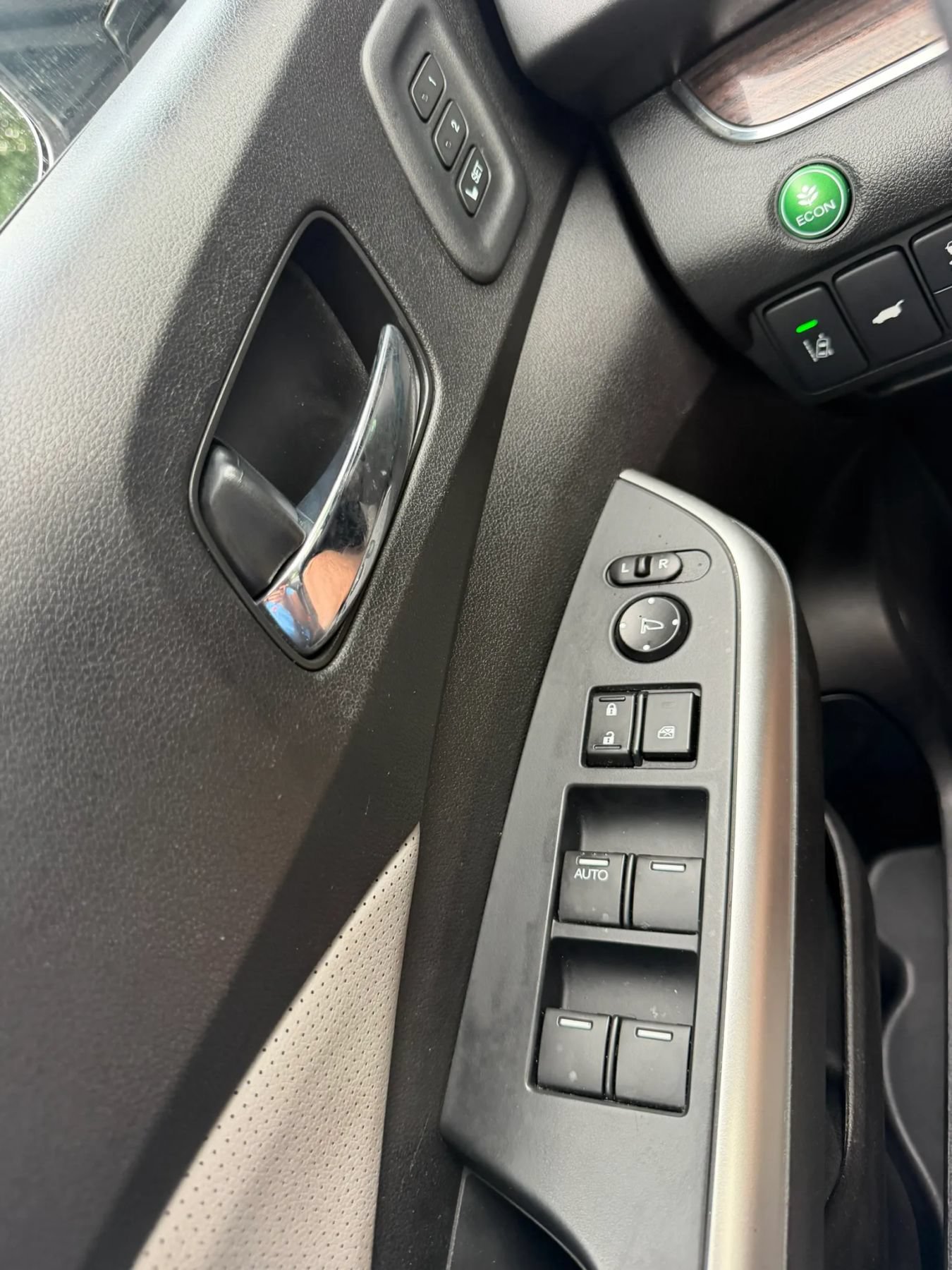 Used 2016 Honda CR-V Touring image 21