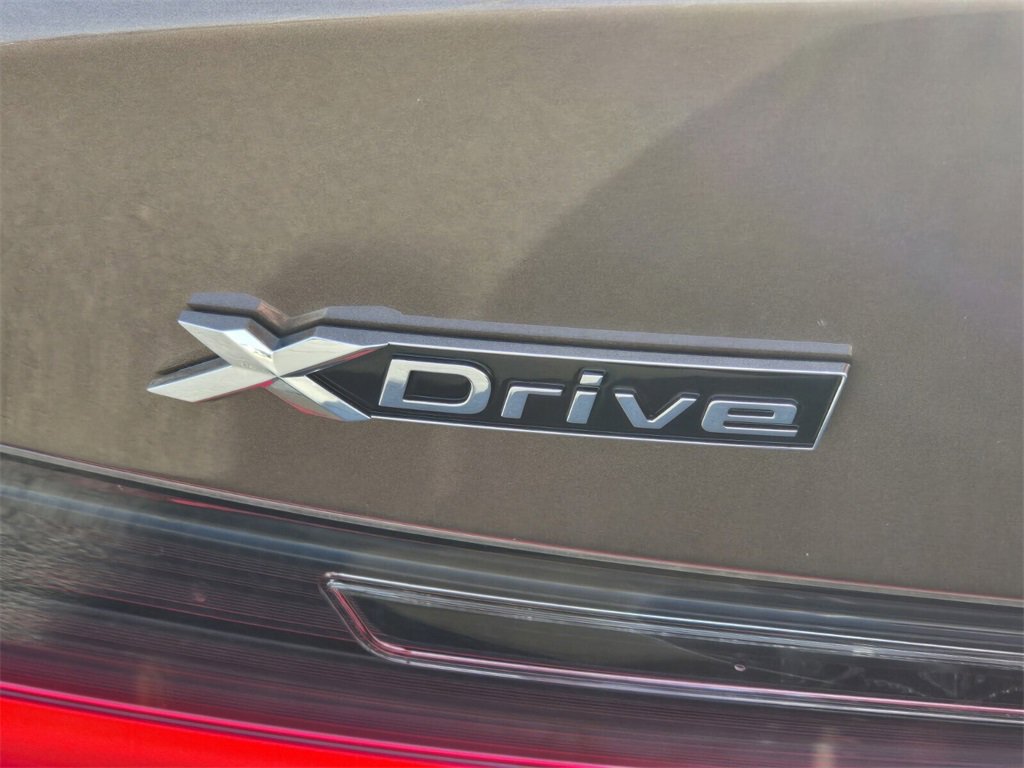 Used 2019 BMW 330i xDrive Sedan w/ Convenience Package image 16