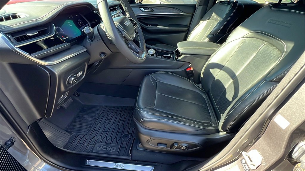 Used 2023 Jeep Grand Cherokee L Overland image 13