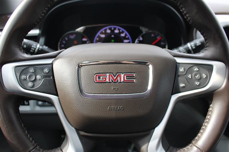 Used 2020 GMC Acadia SLT w/ Driver Alert Package II image 17