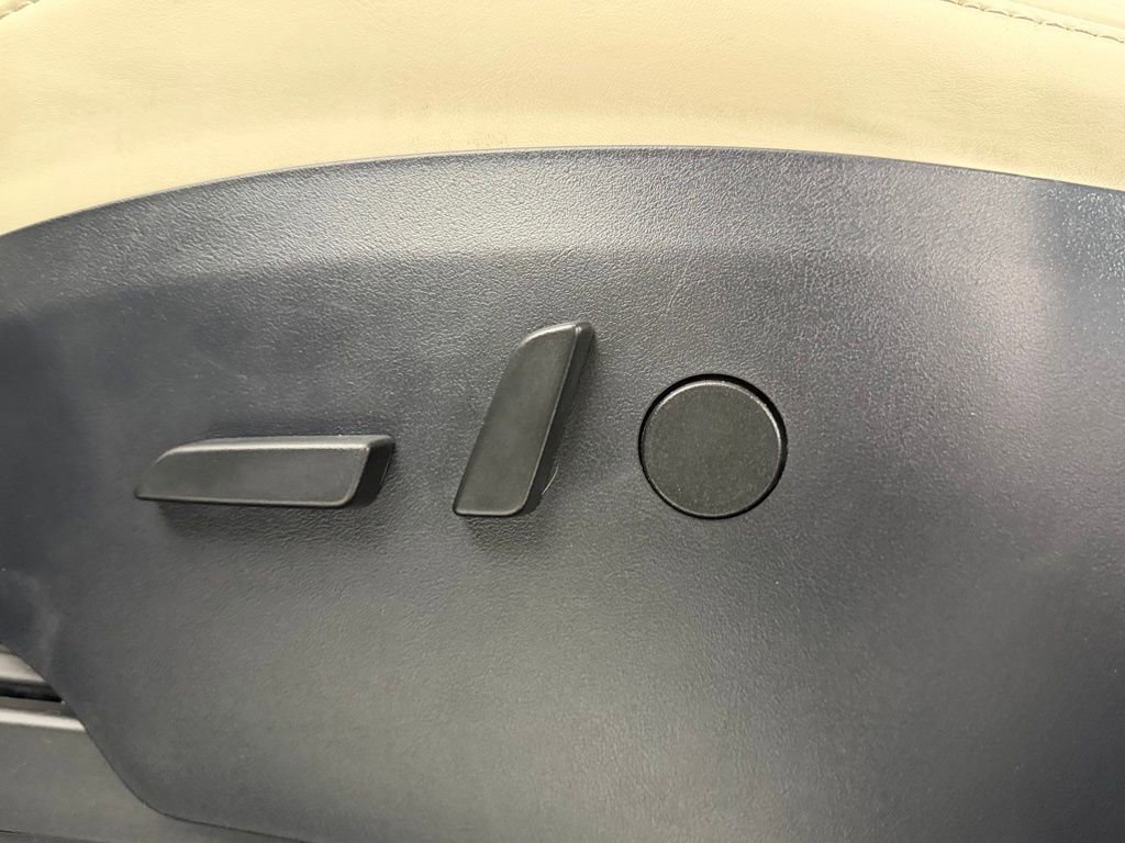 Used 2020 Tesla Model X Long Range image 17