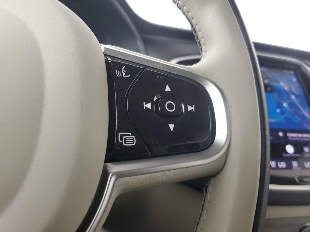 Certified 2025 Volvo XC90 B5 Plus w/ Protection Package AWD/4WD image 27