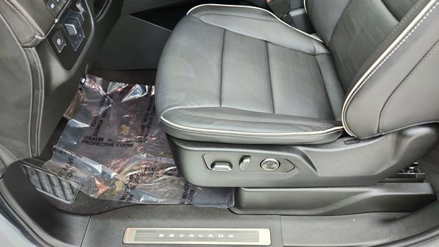 Used 2023 Cadillac Escalade Premium Luxury w/ Performance Package image 38