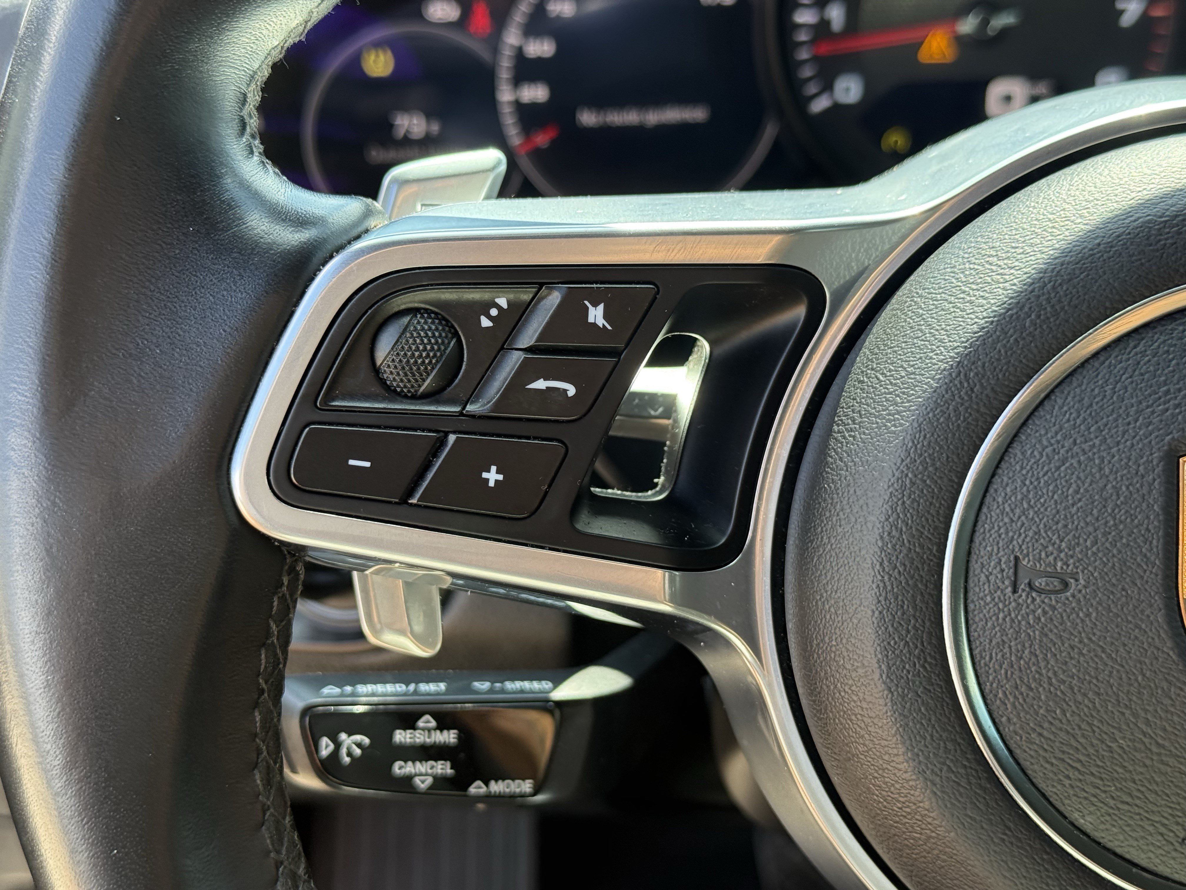 Used 2020 Porsche Cayenne AWD/4WD image 16
