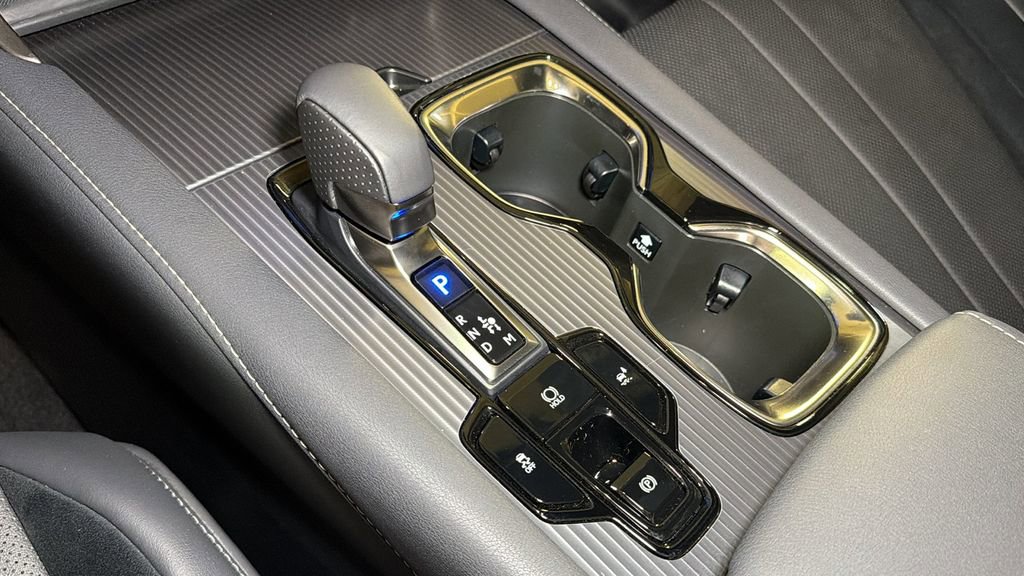 Used 2024 Lexus RX 500h F Sport image 28