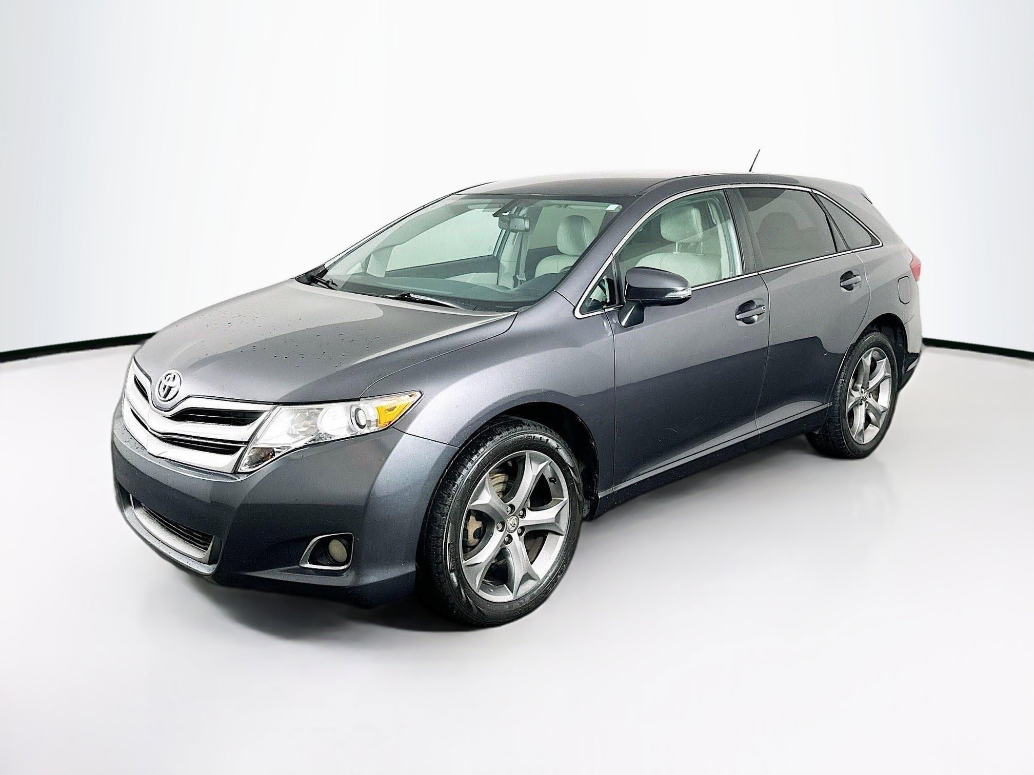 Used 2014 Toyota Venza LE w/ LE Convenience Package FWD image 3