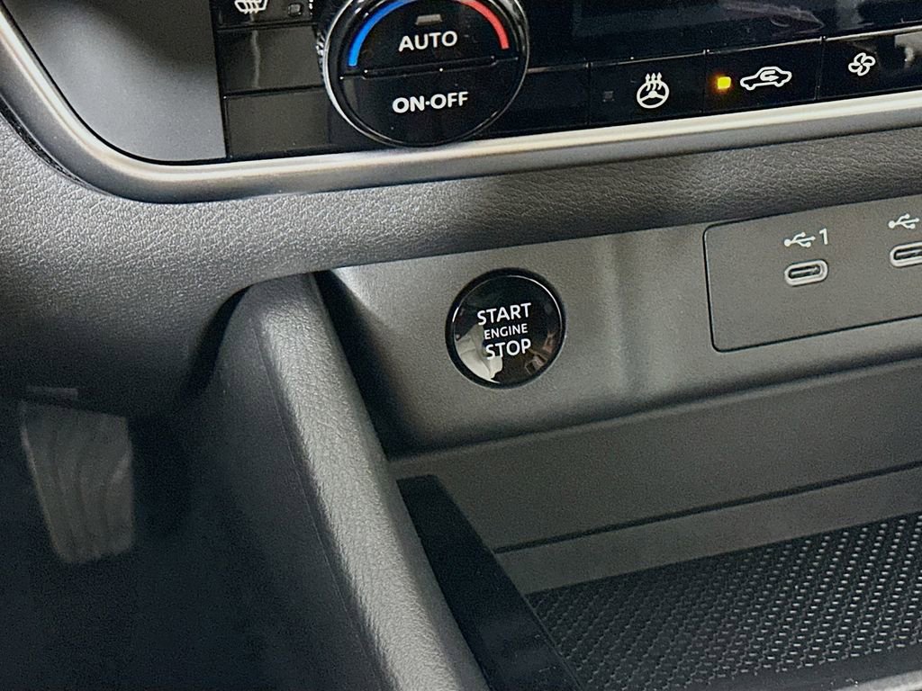 New 2026 Nissan Rogue SV image 18