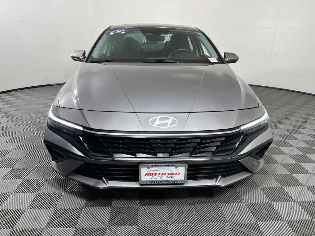 Used 2025 Hyundai Elantra SEL FWD image 16
