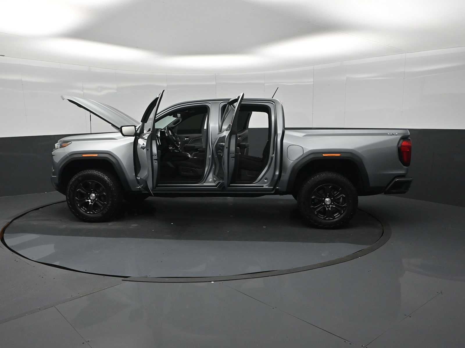 Used 2024 GMC Canyon Elevation w/ Convenience Package AWD/4WD image 29