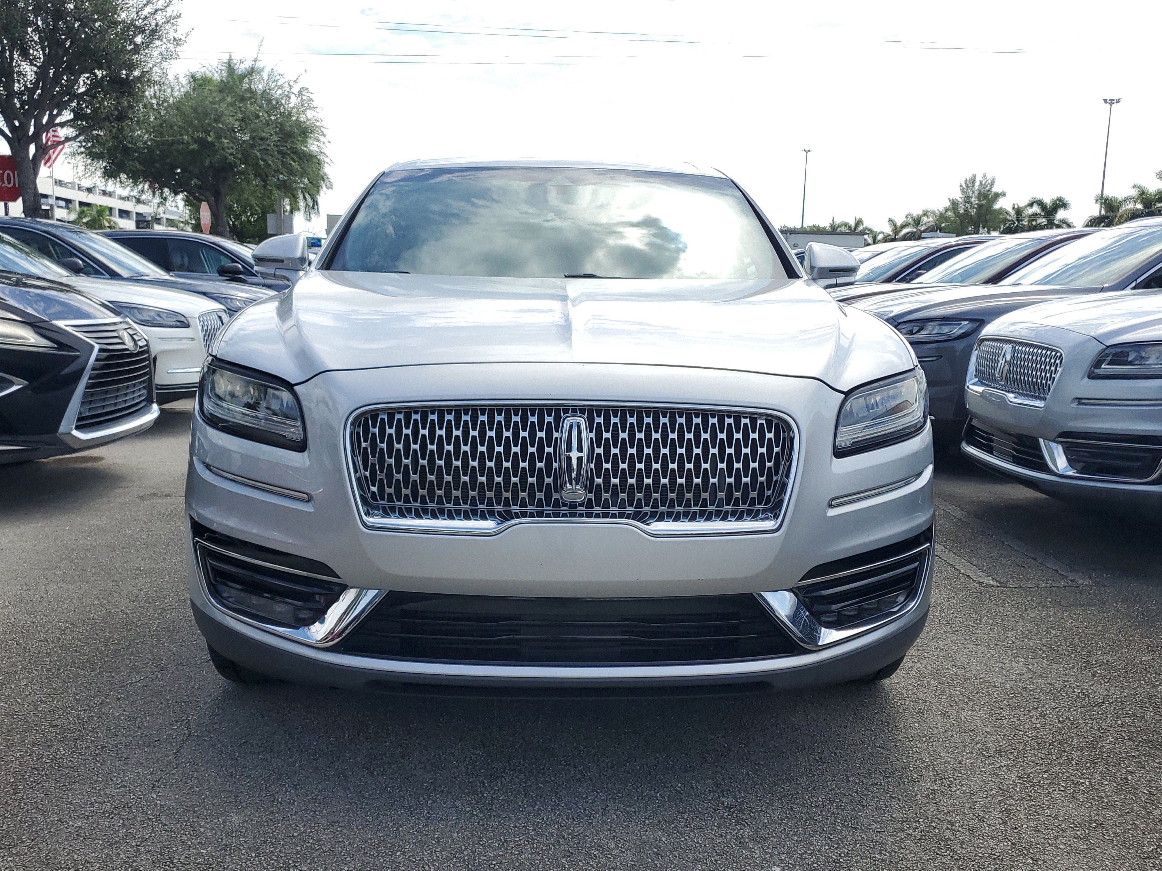 Certified 2019 Lincoln Nautilus Select FWD image 2