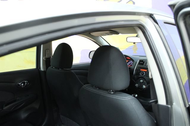 Used 2014 Nissan Versa SV FWD image 10